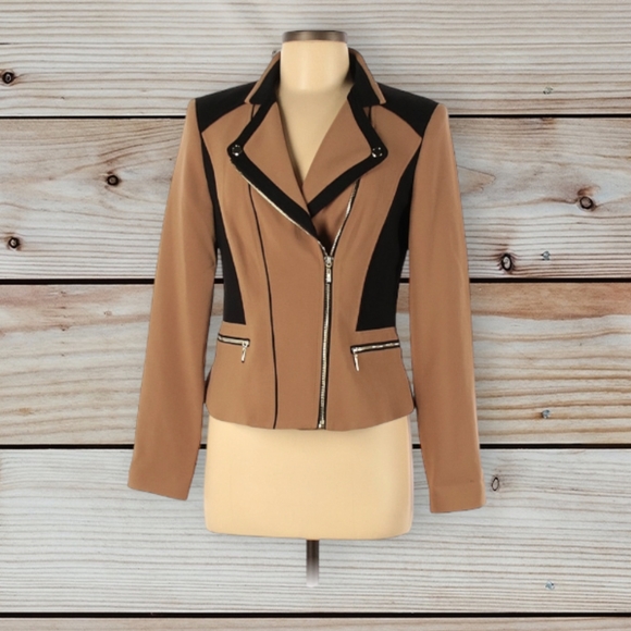 White House Black Market Jackets & Blazers - White House Black Market tan and black knit chic that girl Moto jacket sz 4